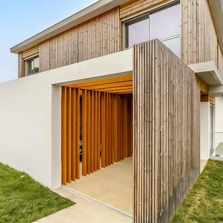 Lilac Cascais Villa With Swimming Pool