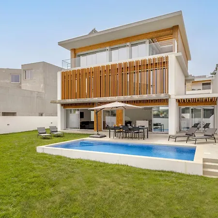 Lilac Cascais Villa With Swimming Pool *